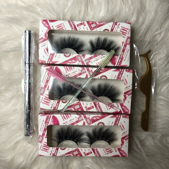 Eyelash Set with Applicator and Eyeliner - Picture 1 of 4